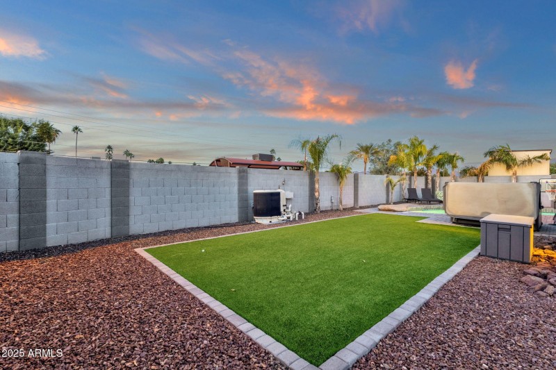 53-web-or-mls-5210-e-karen-dr