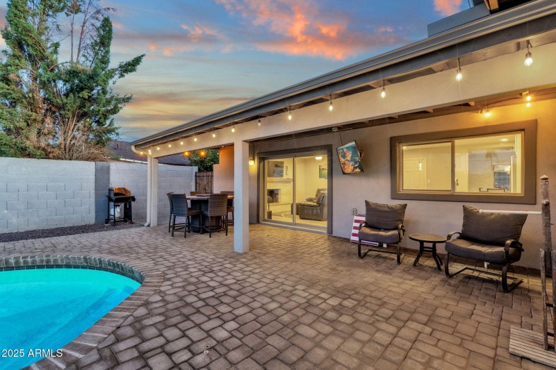 40-web-or-mls-5210-e-karen-dr