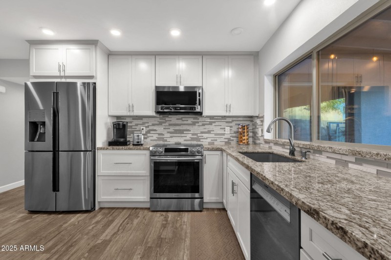 19-web-or-mls-5210-e-karen-dr