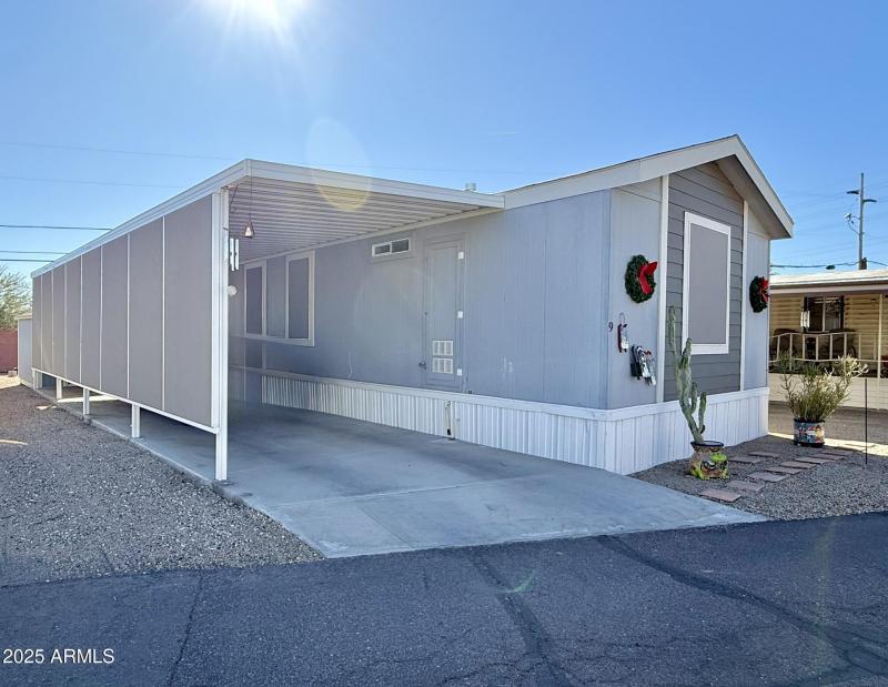 Carport with Sunshades