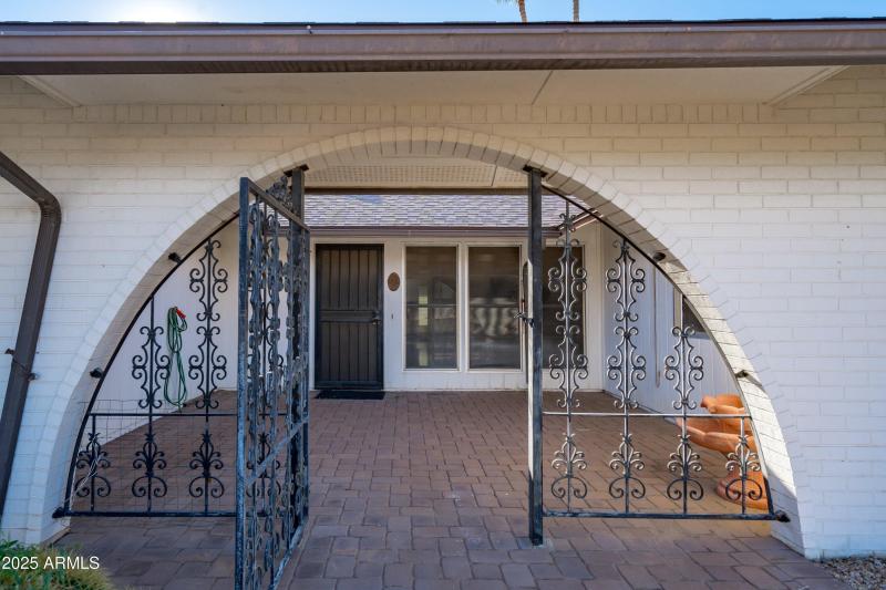 06-Entryway