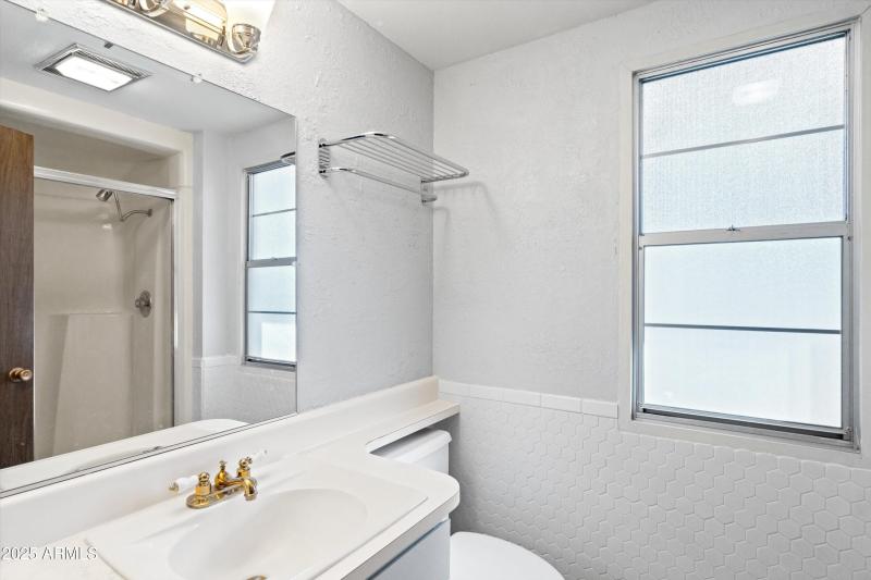 31-Bathroom