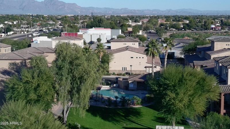 3474780_100DRONE_SING0045