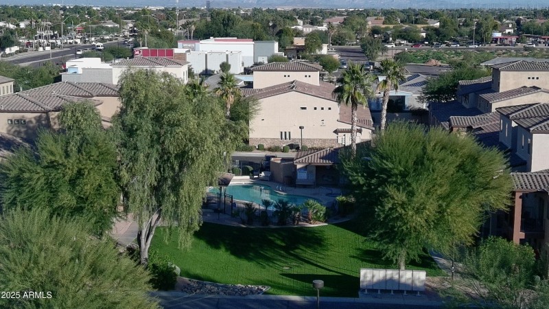 3574001_100DRONE_SING0043