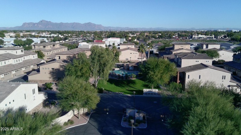 4639597_100DRONE_SING0046