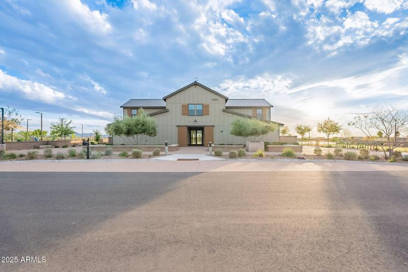 126-web-or-mls-Reins-community-15