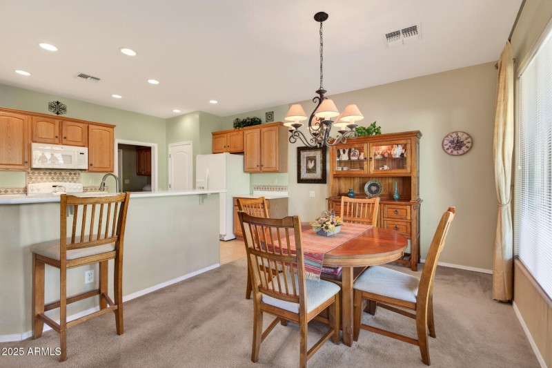 Dining off the kitchen