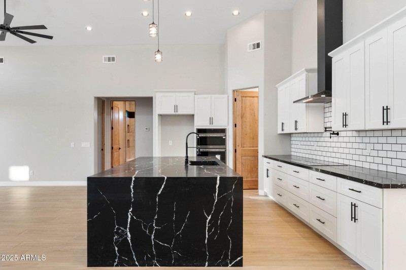 11-Kitchen (1) (2)