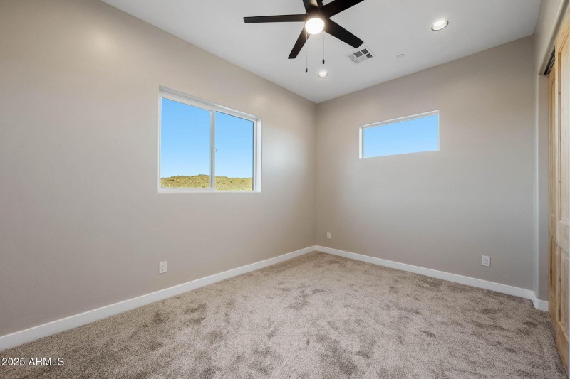 27-Bedroom 2 (2)