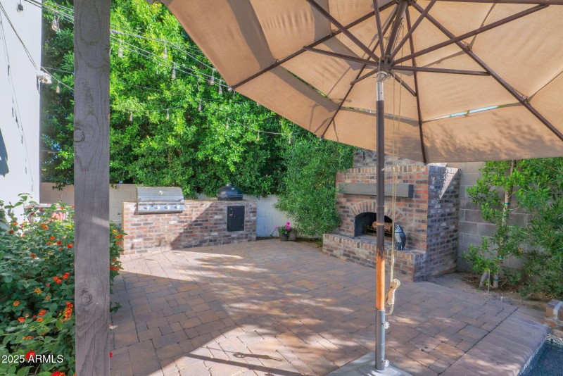 Cozy outside fireplace & Built-in BBQ