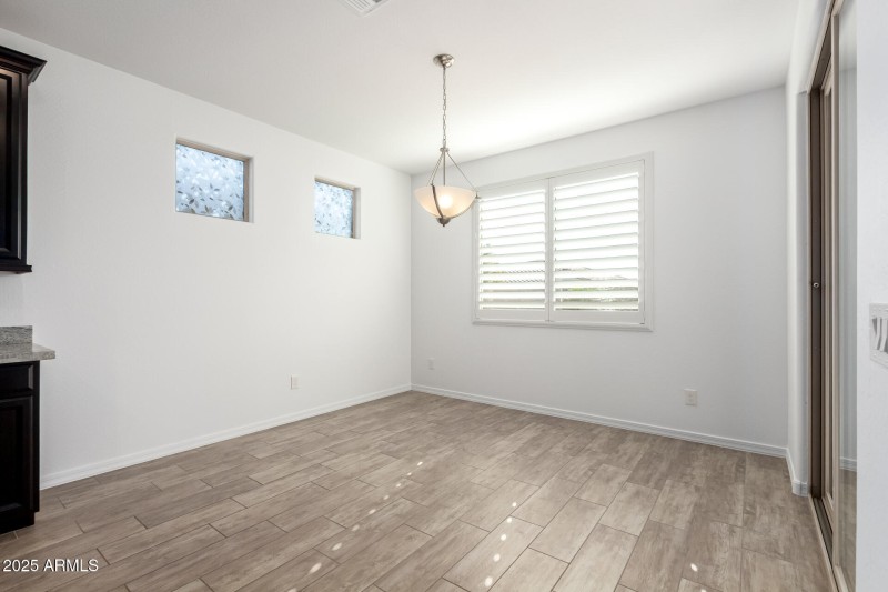Kitchen Dining Area