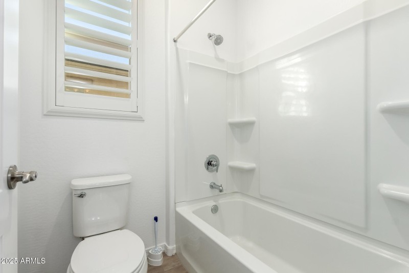 Ensuite Bathroom with Tub