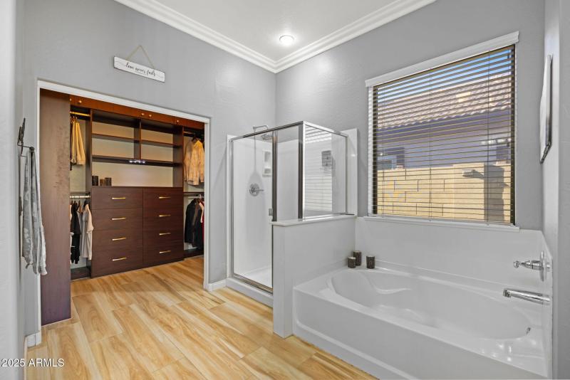 Separate tub