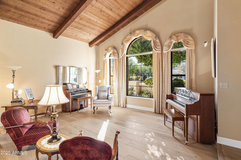 FORMAL LIVING RM