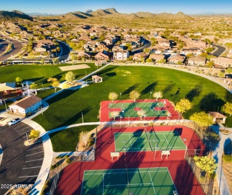 Pickleball & Tennis