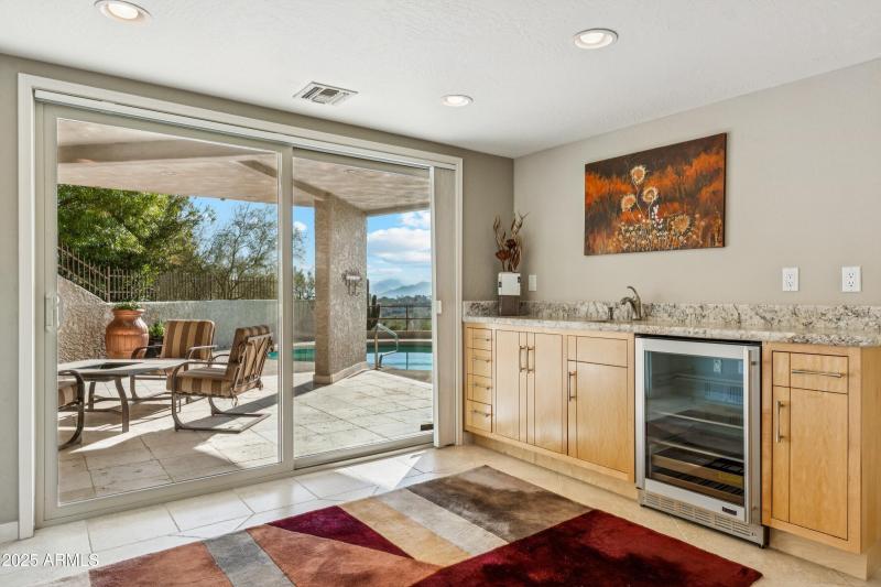 044_Recreation Room Wet Bar