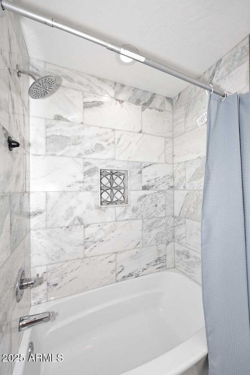 Hall Bath-Tub