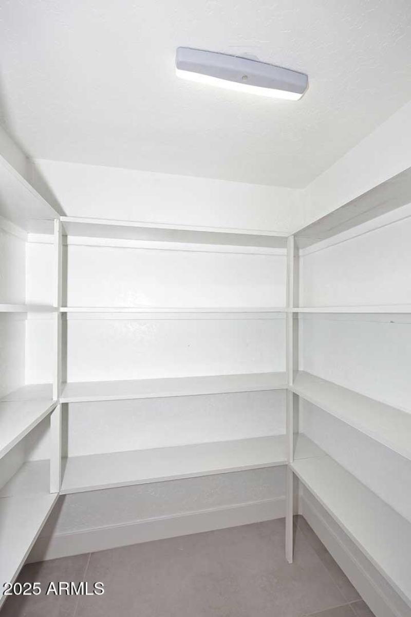 Kitchen-Pantry