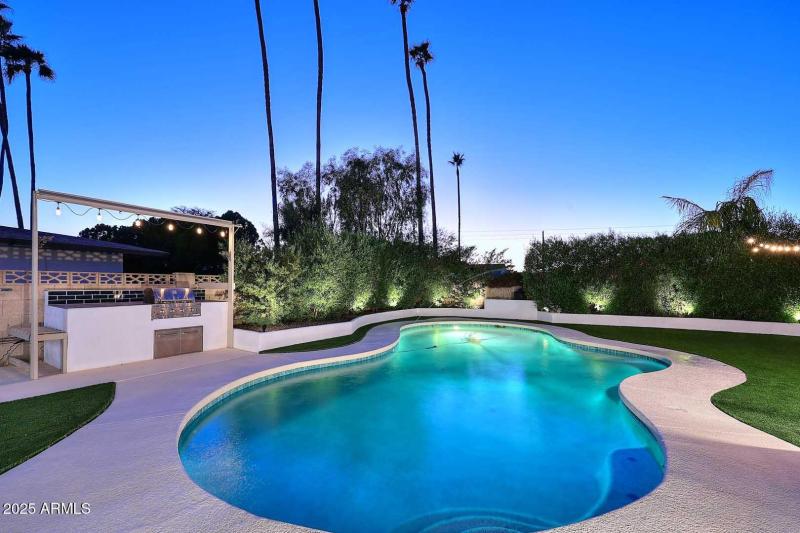 Night-Pool