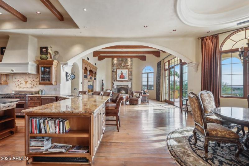 Camelback Mtn • 1-Level Home