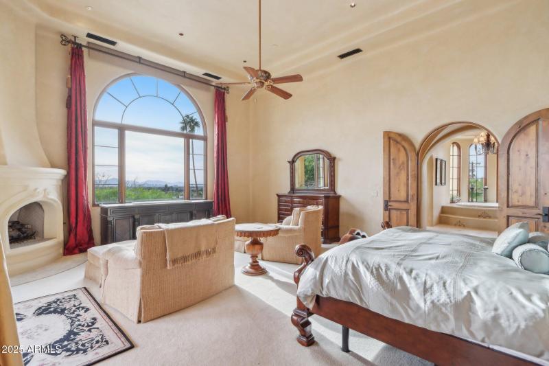 Camelback Mtn • 1-Level Home