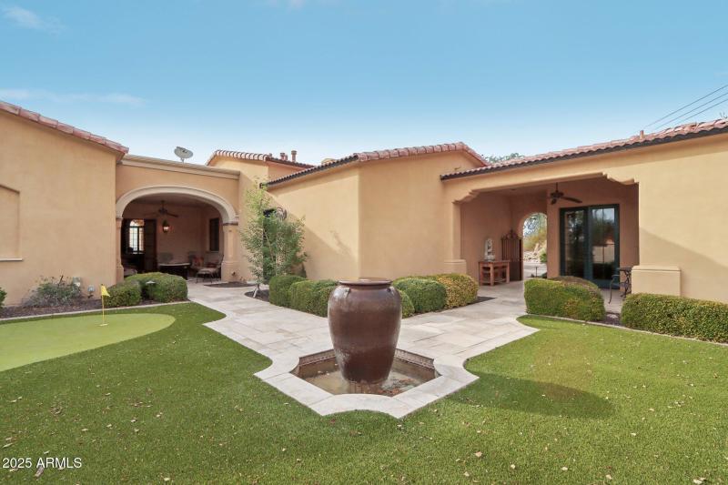 Camelback Mtn • 1-Level Home