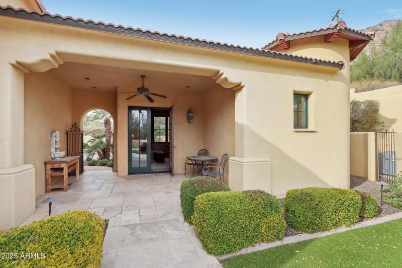 Camelback Mtn • 1-Level Home