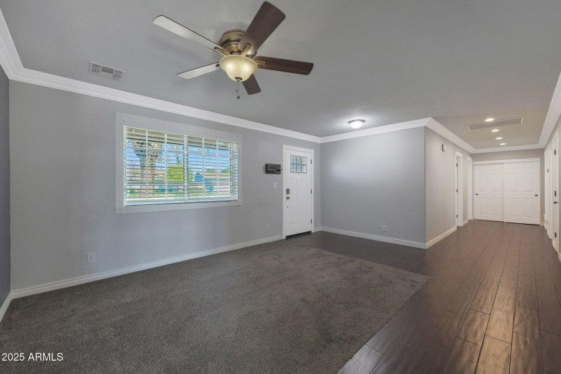 Entry Living 2
