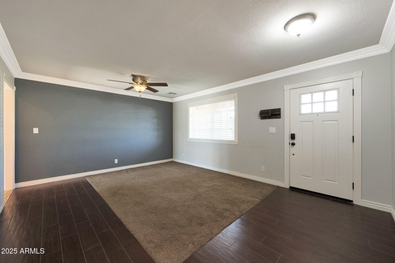 Entry Living 3