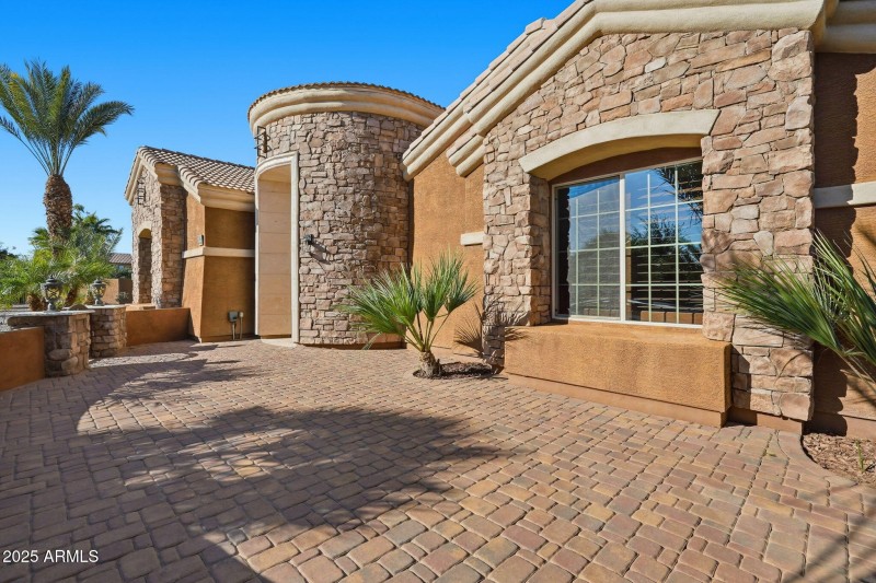 Walled Front Patio Area