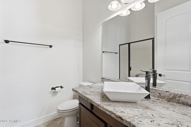 Full Bathroom 2