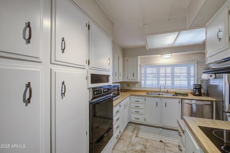 Kitchen 8