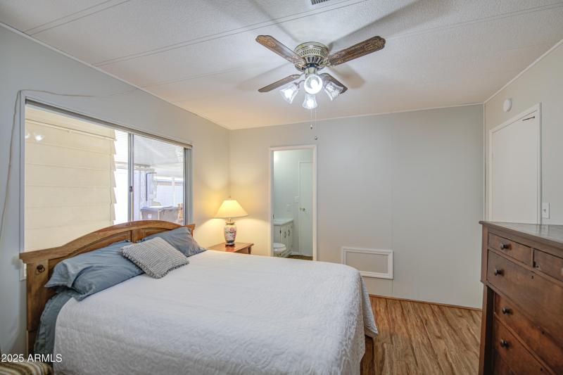 Bedroom 2-pic 2