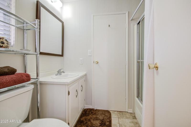 Bathroom 2-pic 1