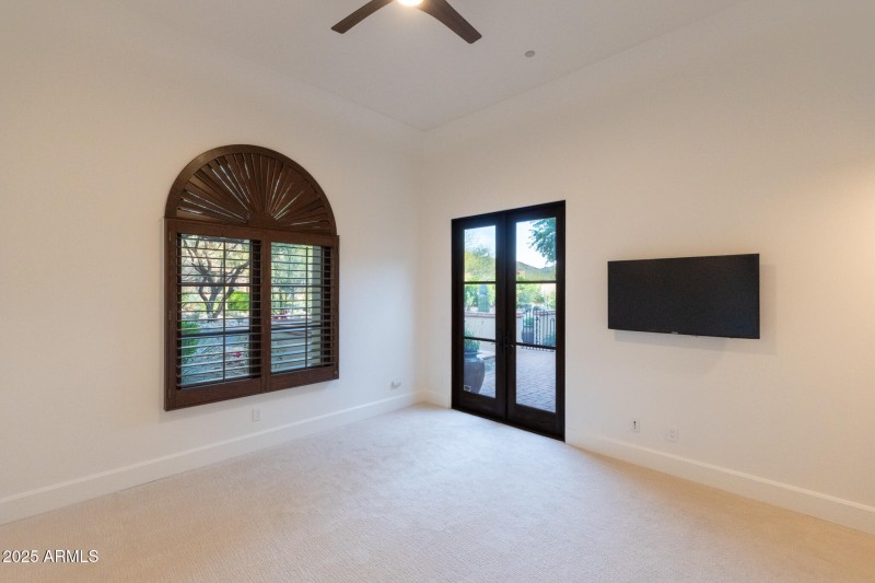 Courtyard Guest Suite (1 of 2).