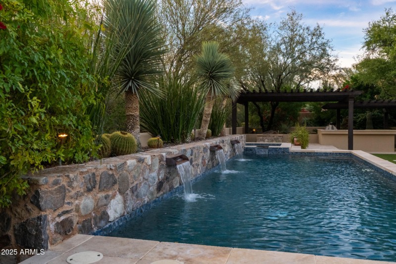 Resort Calm. Private.