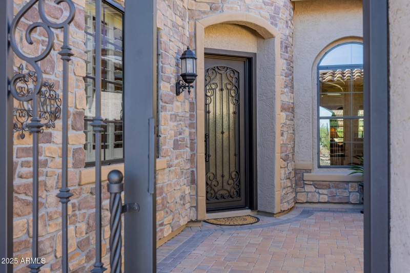 Gorgeous entry