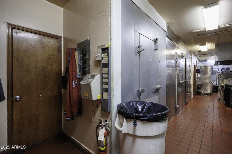 Kitchen & Back End10