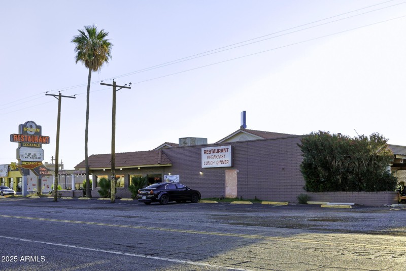 Restaurant Exterior 7
