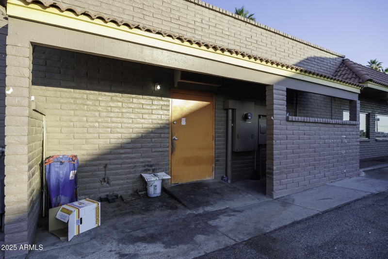 Restaurant Exterior 10