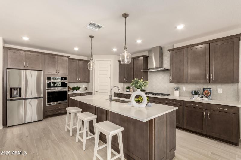 3-2526 Kitchen #4