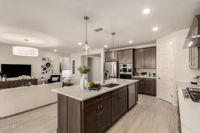 4-2526 Kitchen #2