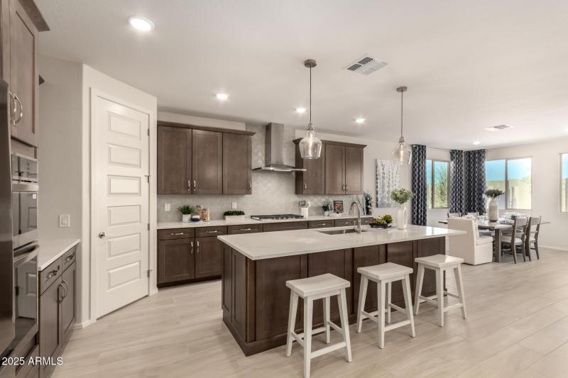 5-2526 Kitchen #3