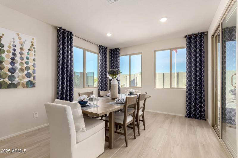 10-2526 Dining