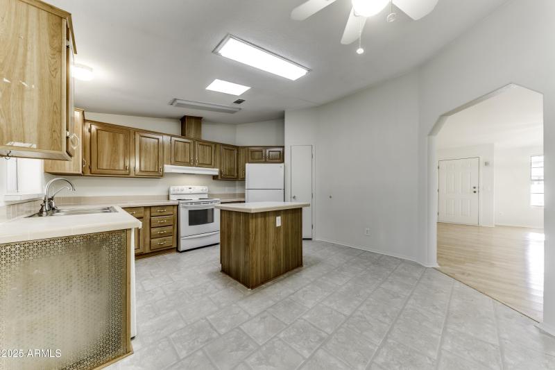 17200 W Bell Rd Lot # 2360 Surprise AZ r