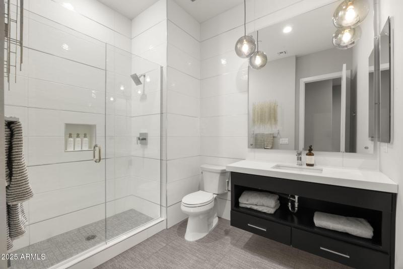 32-web-or-mls-16037-e-ridgestone-dr