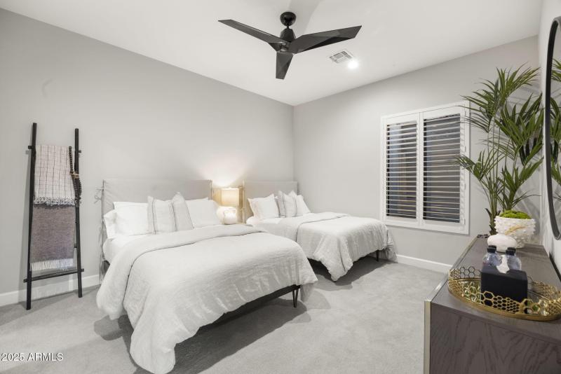 35-web-or-mls-16037-e-ridgestone-dr