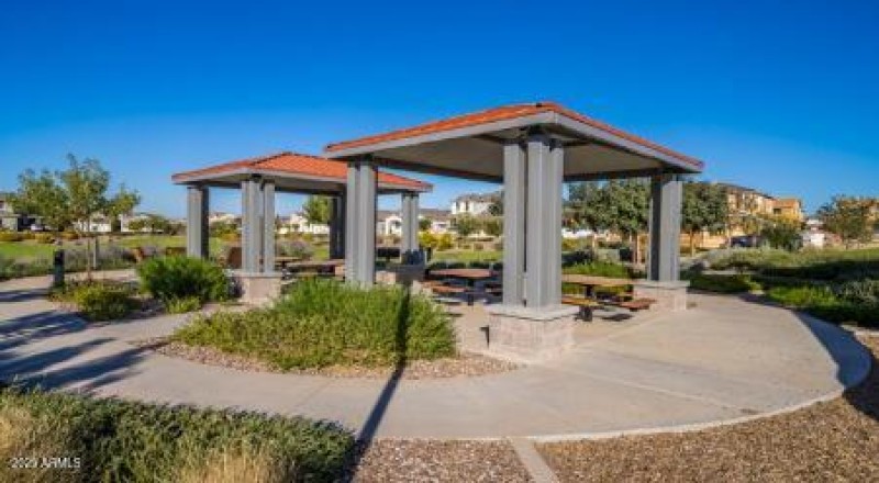 La Mira Discovery - Community