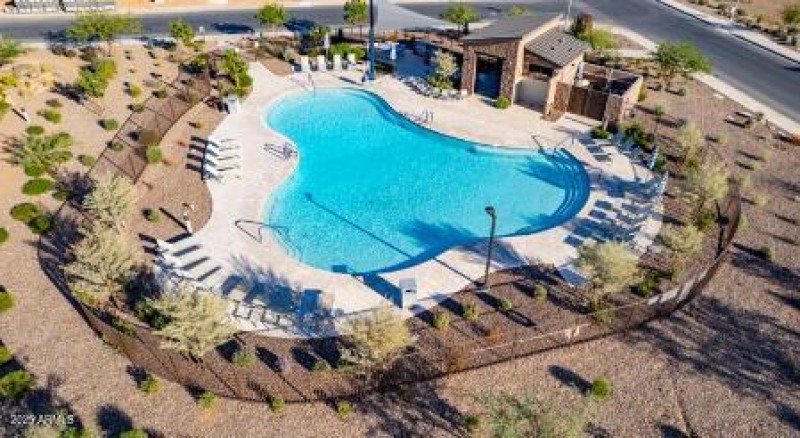 La Mira Discovery - Community