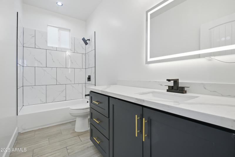 2nd Bathroom